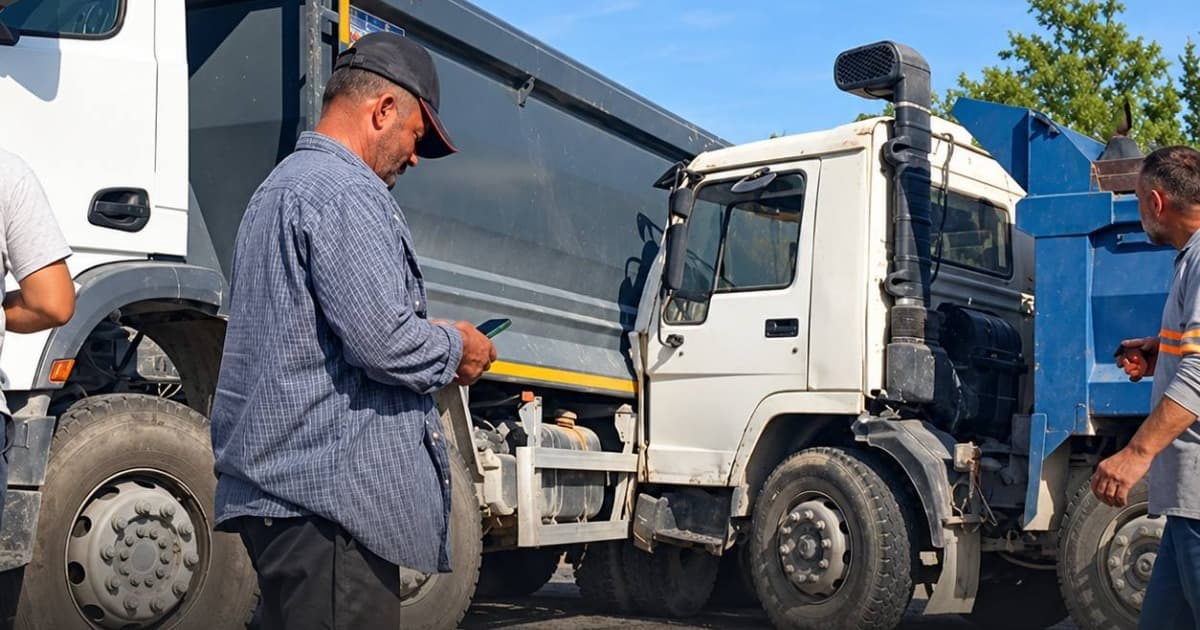 Girne-Değirmenlik Dağ Yolu'nda İki Ağır Vasıta Çarpıştı